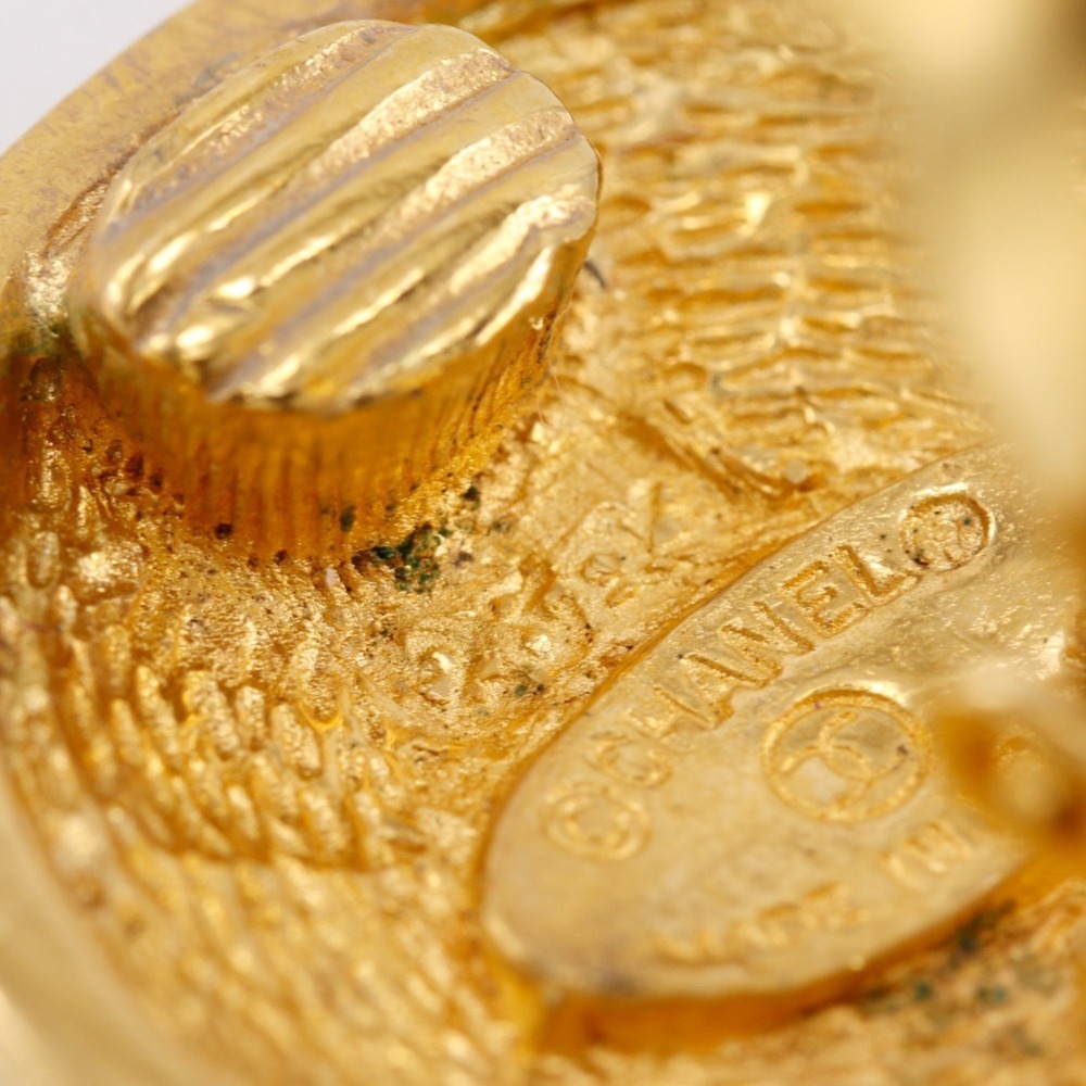 CHANEL Vintage Gold Logo Earrings - Picture 8 of 9
